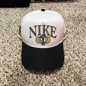 Nike Black and White Heritage Cap